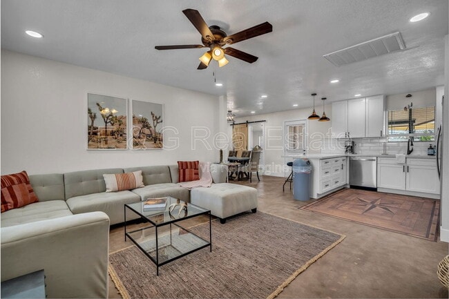 Photo - 1207 W 15th St