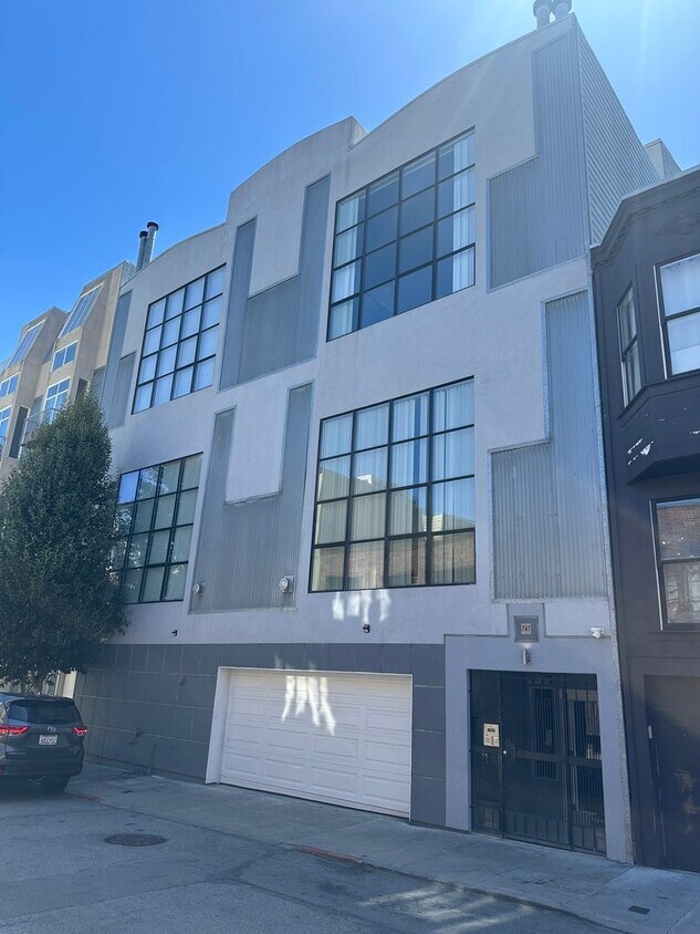Large Loft Style Condo - Large Loft Style Condo