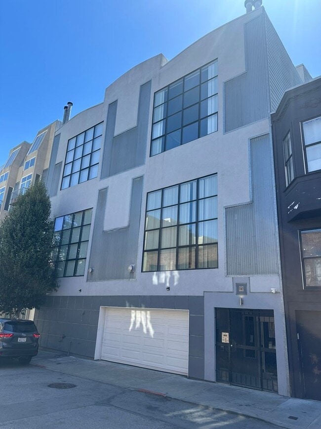 Large Loft Style Condo - Large Loft Style Condo