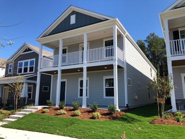Modern 5 Bed | 3 Bath House in Cary - Modern 5 Bed | 3 Bath House in Cary