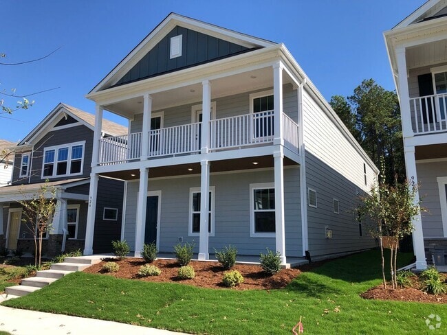 Building Photo - Modern 5 Bed | 3 Bath House in Cary