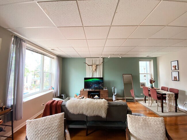 Photo - 2117 W Ohio St Unit 2F
