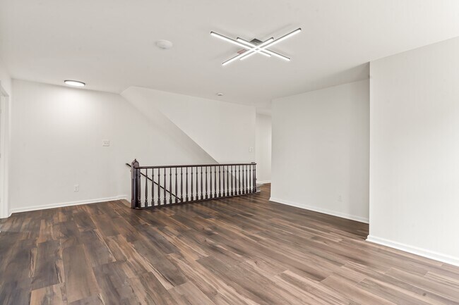Photo - 753 W Washington St