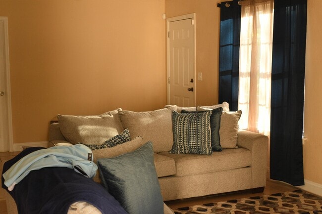 Photo - 403 W Colquitt St Unit 2