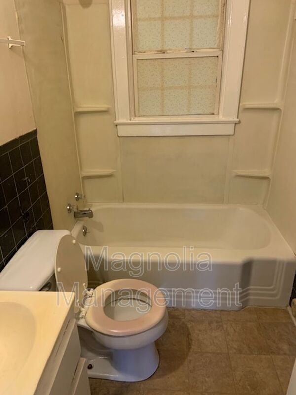 Photo - 110 S Clark St