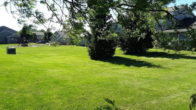 Building Photo - 735-739 S Main St