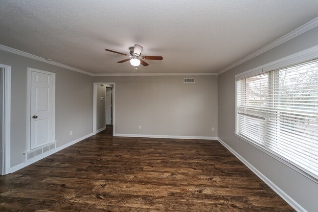 Photo - 1585 Pepperwood St