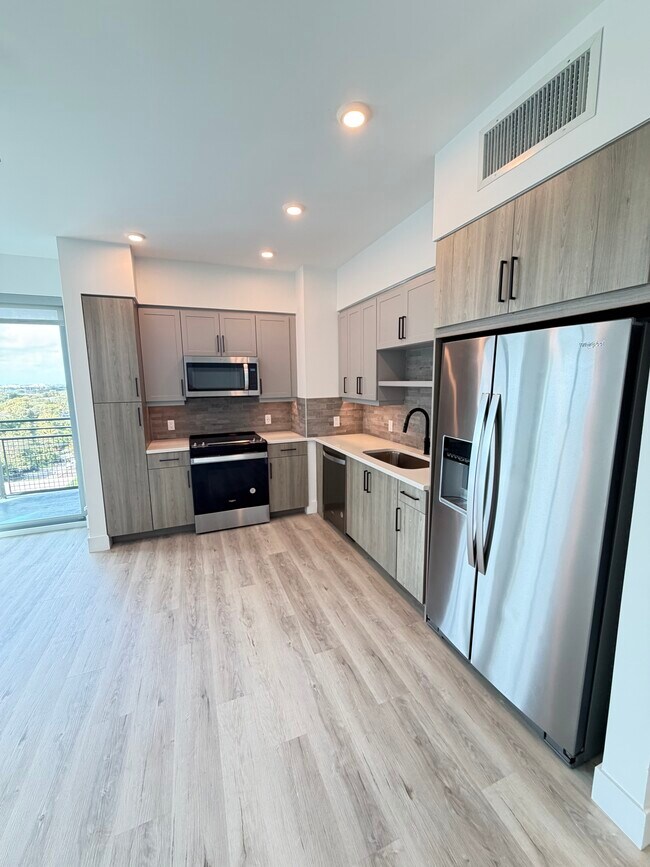 Photo - 41 NW 31st St Unit B4