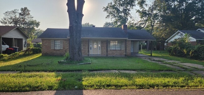 Building Photo - 740 N 18th St Rental