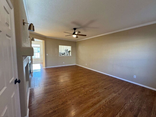 Photo - 631 Hanging Rock Pl