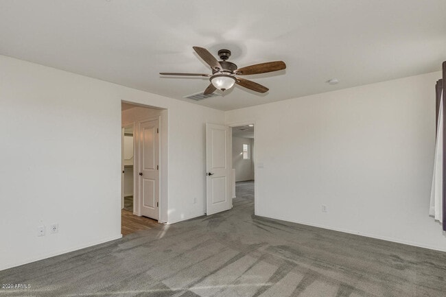 Photo - 1290 N 165th Dr
