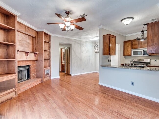 Photo - Charming 2 bed/2 bath home for rent near S Penn between 104th and 89th.  Moore Schools!