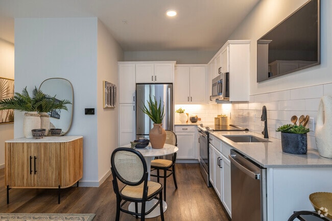 Candido - Kitchen - Studio - 433SF
