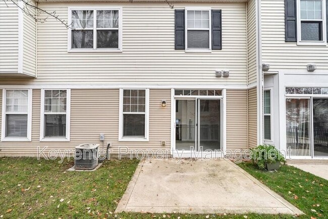 Photo - 102 Kingston Terrace Ct