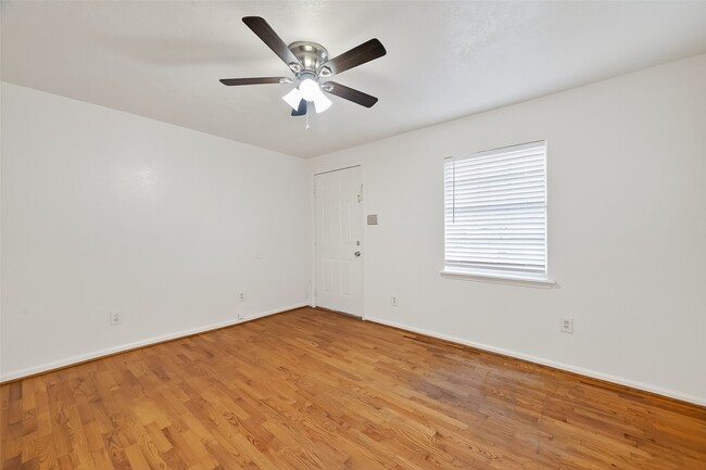 Photo - 115 Aurora St Unit 1