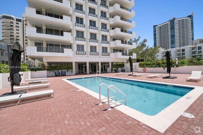 Building Photo - 6422 Collins Ave Unit 301 Rental
