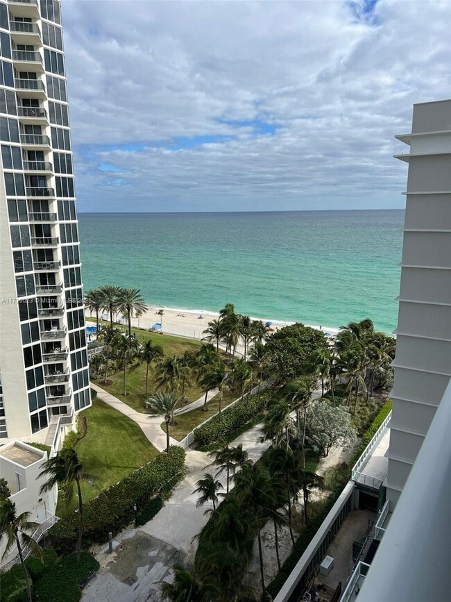 Building Photo - 19201 Collins Ave Unit 1025 Rental