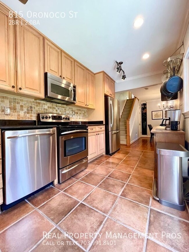 Photo - 815 Oronoco St