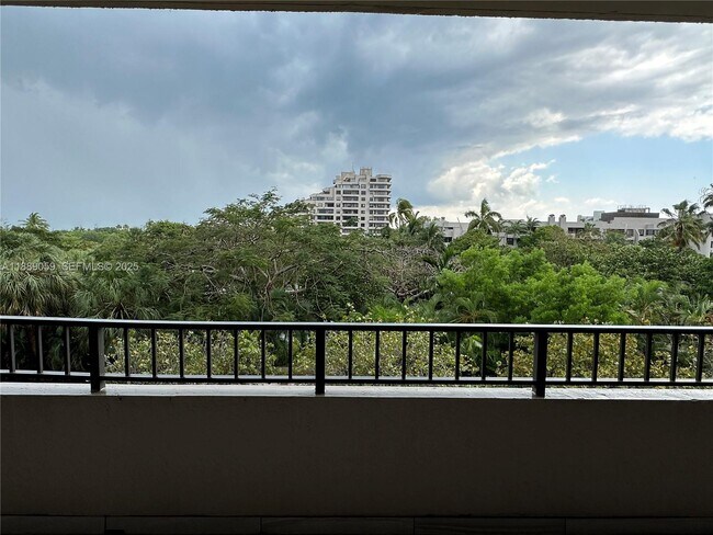 Building Photo - 201 Crandon Blvd Unit 302