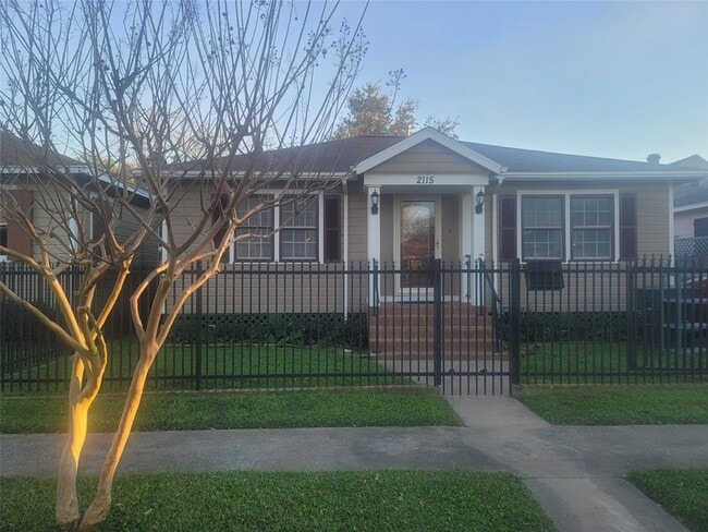 Photo - 2115 Avenue O