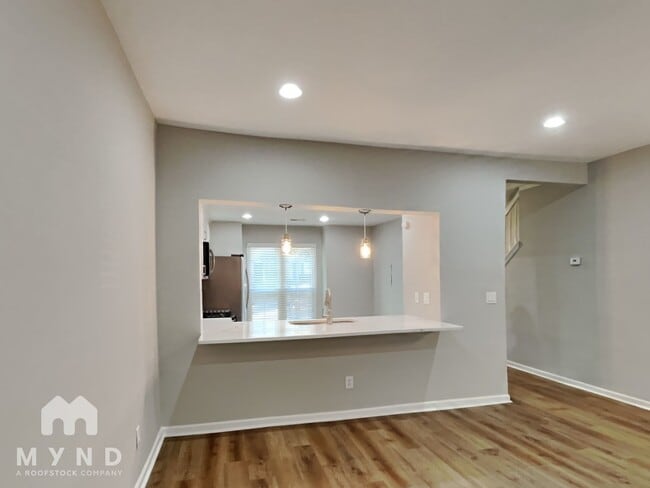 Photo - 404 Wedgewood Way