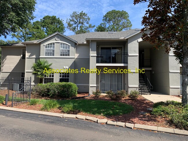 Building Photo - 3 bedroom home in Windsor Park!  Move in early August!