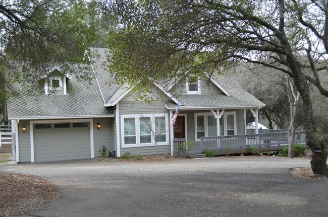 Building Photo - 2111 Deer Valley Rd