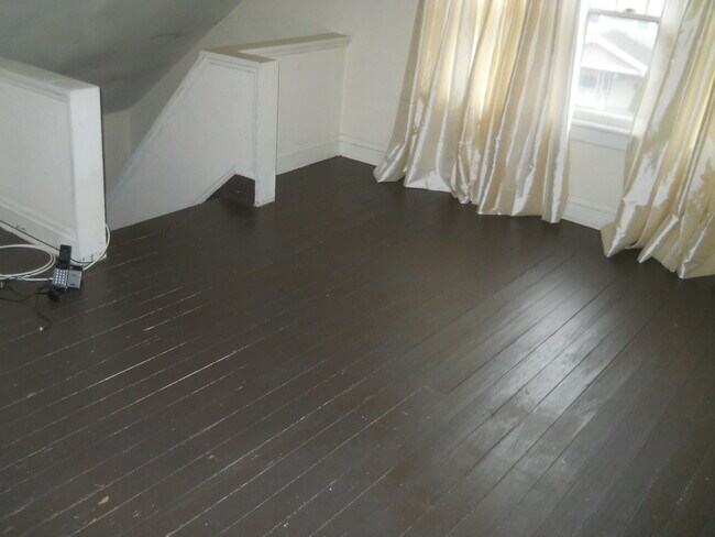 Photo - 1247 Donald Ave Unit 3