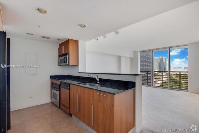 Building Photo - 325 S Biscayne Blvd Unit 1920 Rental