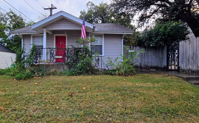 1 bed/1 bath backhouse near TCU - 1 bed/1 bath backhouse near TCU