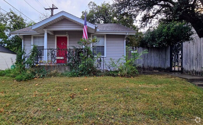 Building Photo - 1 bed/1 bath backhouse near TCU