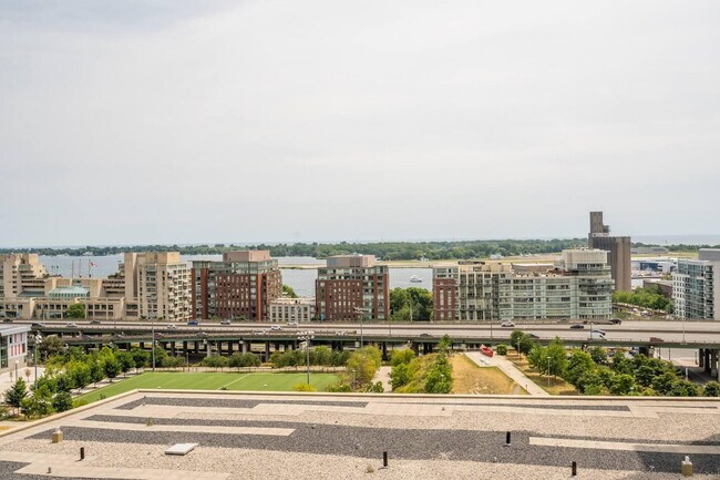 Photo - 90 Fort York Blvd Unit SI ID1037090P