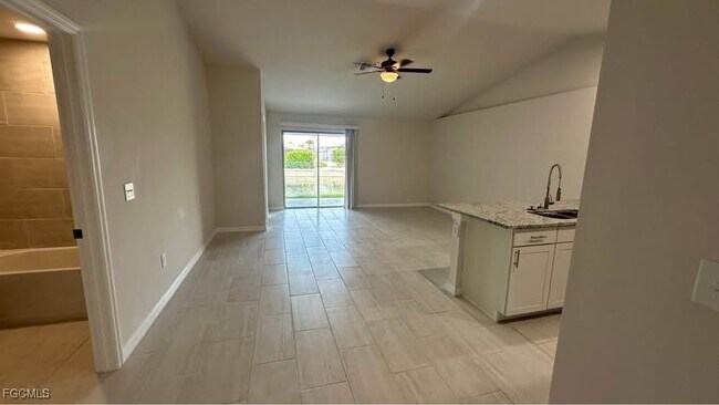 Building Photo - 509 SE 4th Terrace