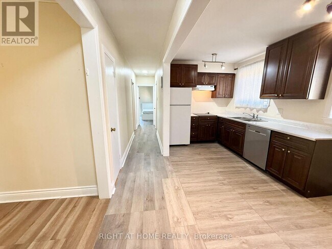 Photo - 538 Merton St Unit 2