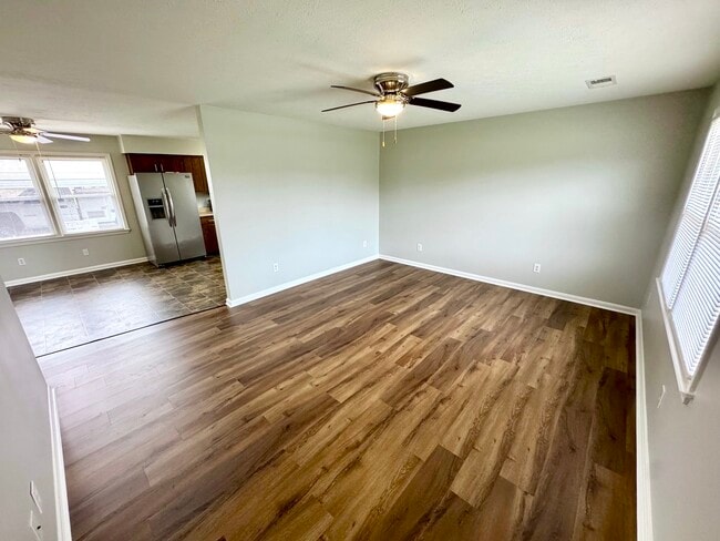 Photo - 185 Stonehouse Rd