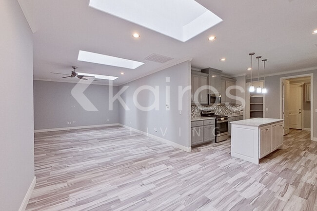 Photo - 7313 Mosley St