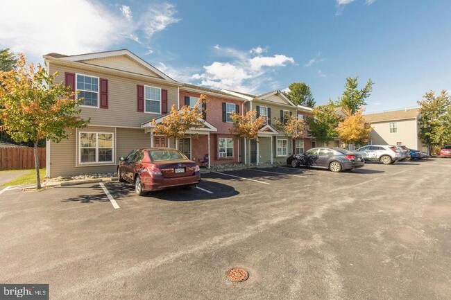 Photo - 56 S Charlotte St