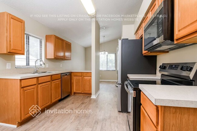 Photo - 6551 Chantry St