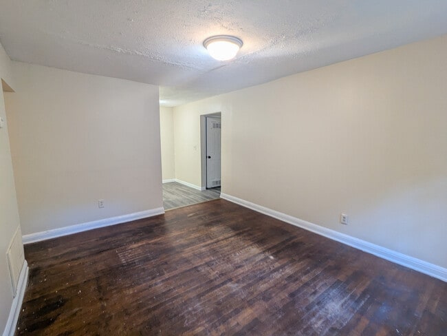 Photo - 2871 Marco Dr NW