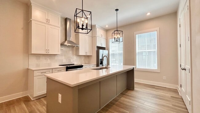 Photo - 195 Chestnut Cir