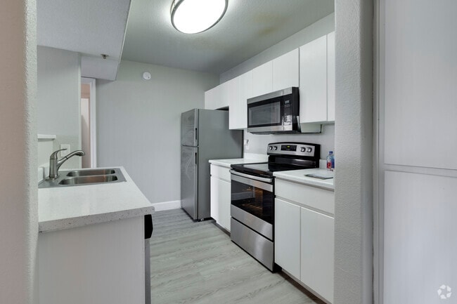 2BR, 2BA - Kitchen