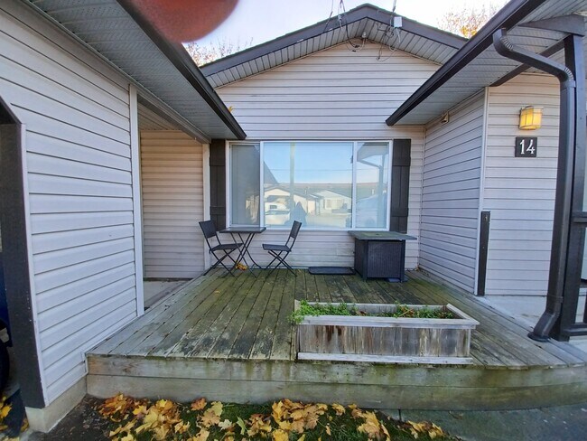 Photo - 5648-5648 Vedder Rd