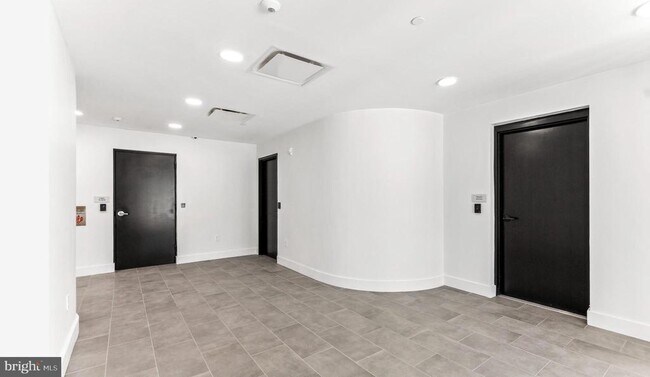 2415 37th St NW Unit 205