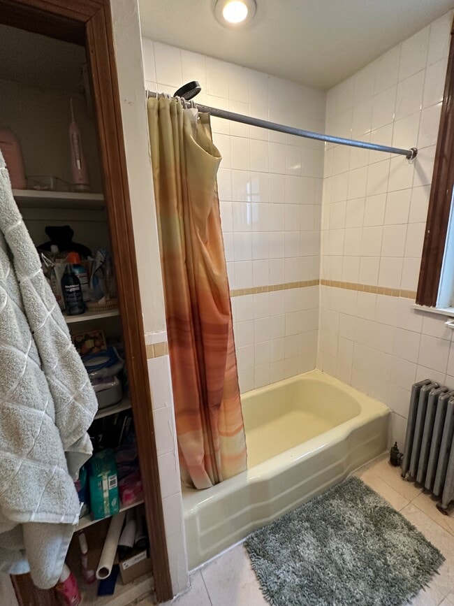 Photo - 52 Babcock St