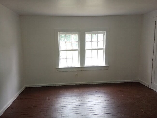 Photo - 1 Bedroom 1 Bath in Clinton, SC