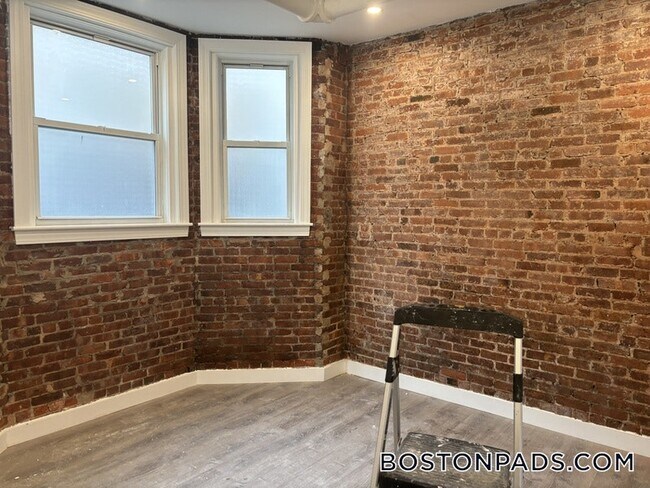 Photo - 109 Peterborough St Unit 4