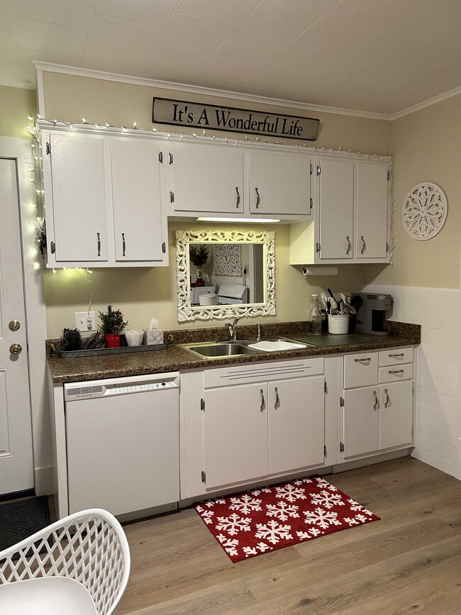 Photo - 597 S Main St Unidad 2nd Floor