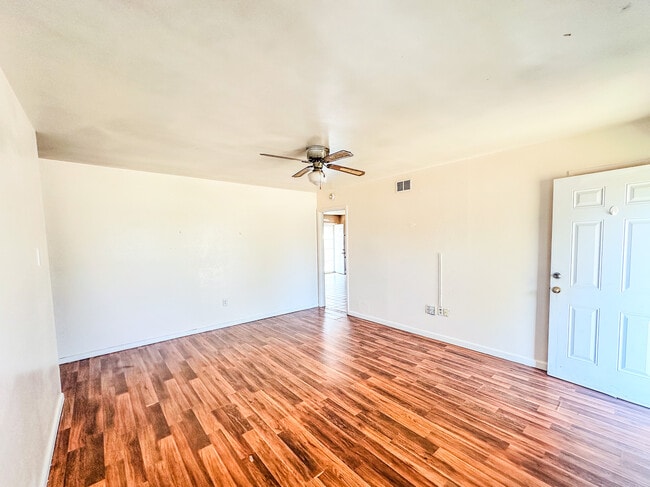 Photo - 2819 63rd St