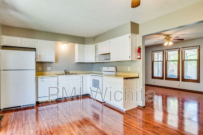 Photo - 3216 S Walnut St