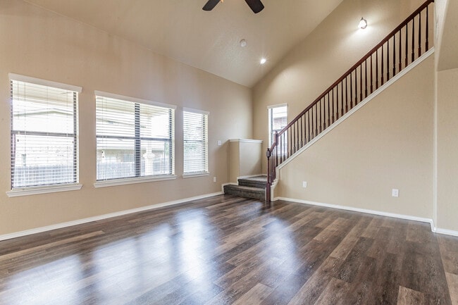 Photo - 11415 ROADRUNNER